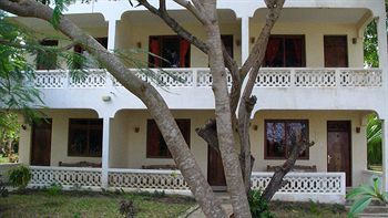 Hill Park Hotel - Tiwi Beach Zewnętrze zdjęcie