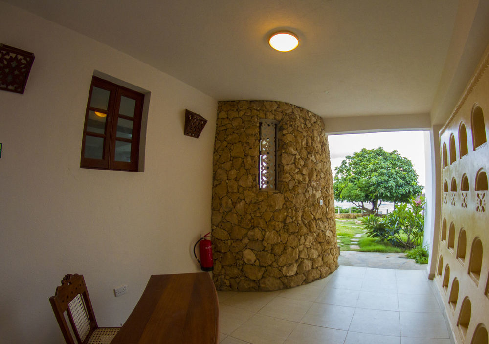 Hill Park Hotel - Tiwi Beach Zewnętrze zdjęcie