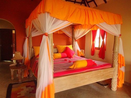 Hill Park Hotel - Tiwi Beach Zewnętrze zdjęcie