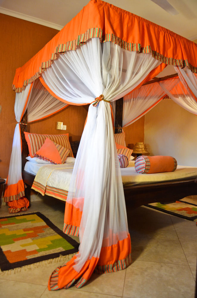 Hill Park Hotel - Tiwi Beach Zewnętrze zdjęcie