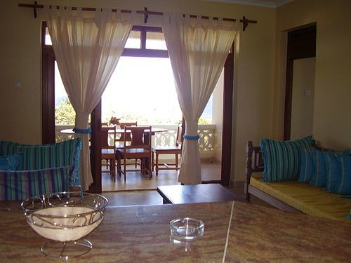 Hill Park Hotel - Tiwi Beach Zewnętrze zdjęcie