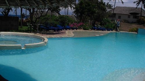 Hill Park Hotel - Tiwi Beach Zewnętrze zdjęcie