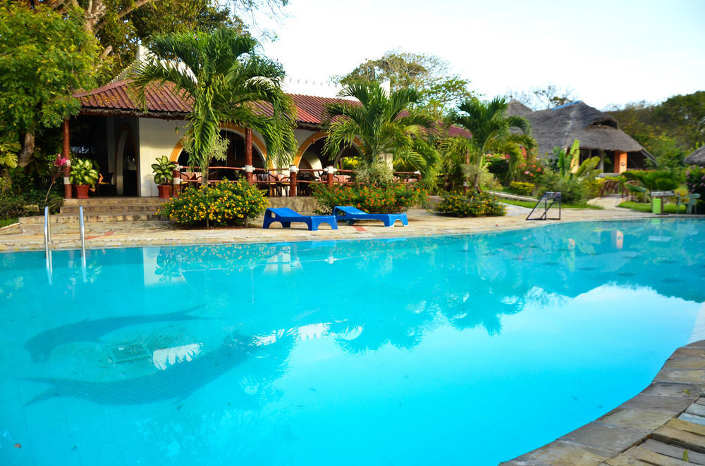 Hill Park Hotel - Tiwi Beach Zewnętrze zdjęcie